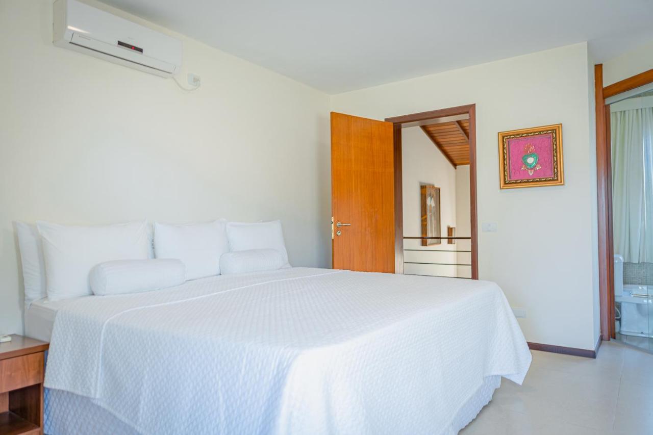 La Torre Resort All Inclusive Porto Seguro Kültér fotó A bedroom with a split-type air conditioner