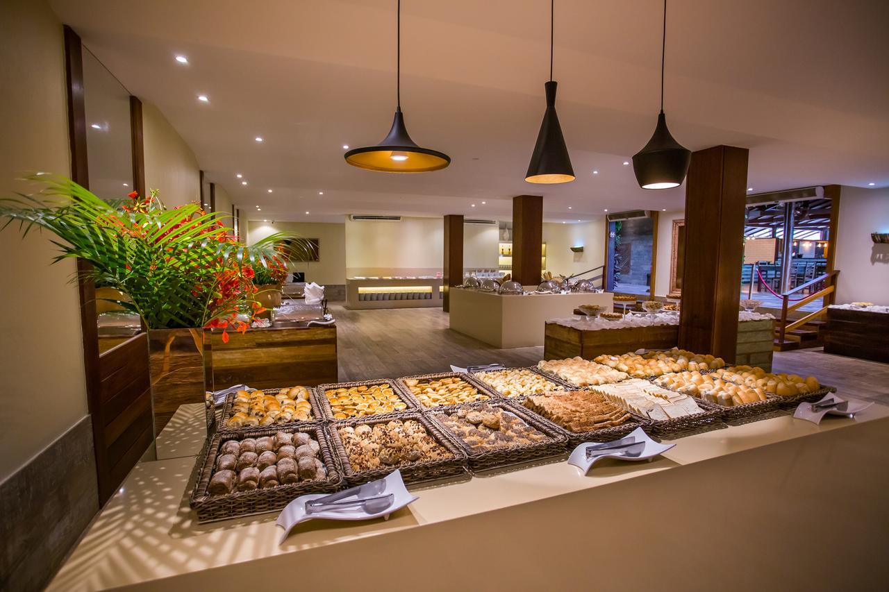 La Torre Resort All Inclusive Porto Seguro Kültér fotó The buffet at the hotel