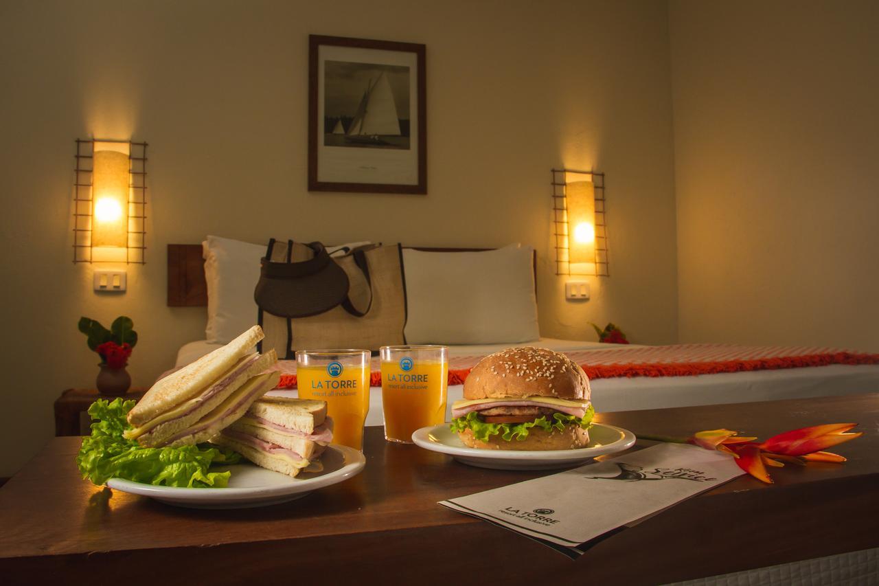 La Torre Resort All Inclusive Porto Seguro Kültér fotó Room service